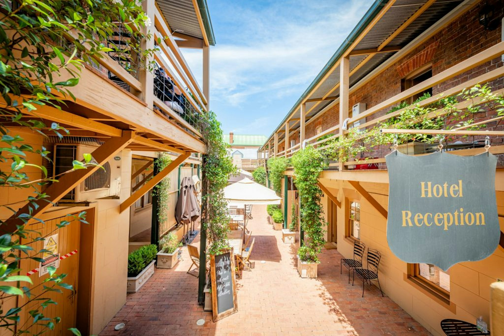 Cobb & Co Court Boutique Hotel 2/29