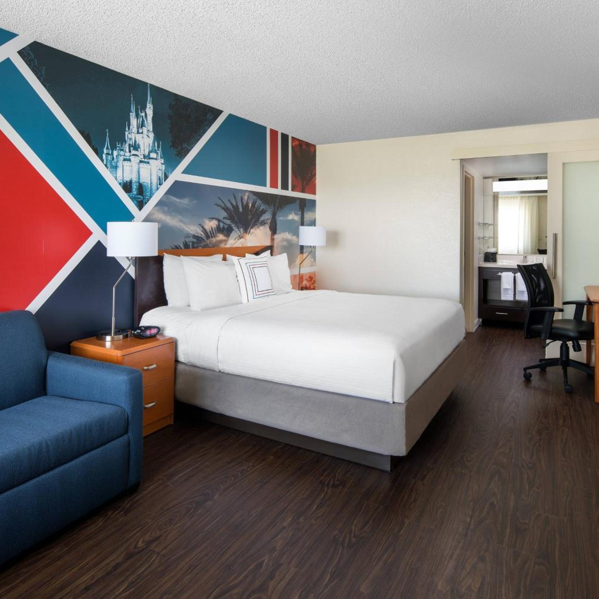 Theme, King Bed, Sofa
