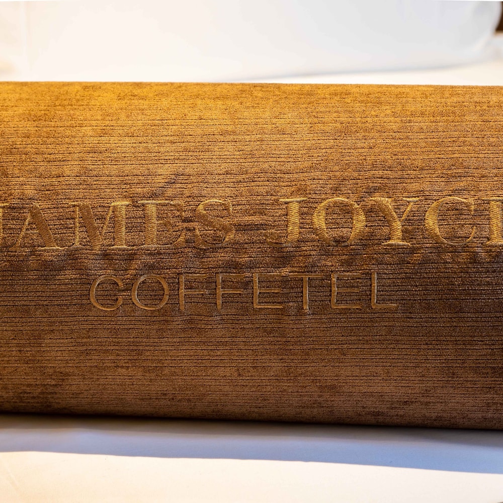 James Joyce Coffetel (Foshan Zhangcha Huanan Chuanggu) 81/100