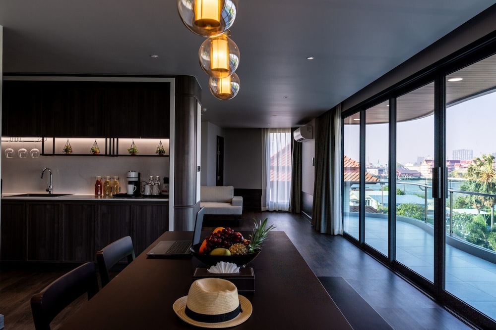 We Hotel Riverfront Bangkok 18/44