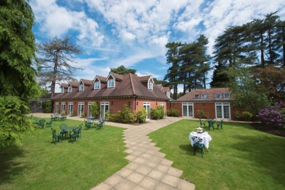 Beaulieu Hotel 45/50