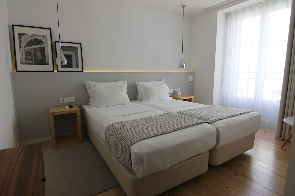 The 8 Downtown Suites 6/67
