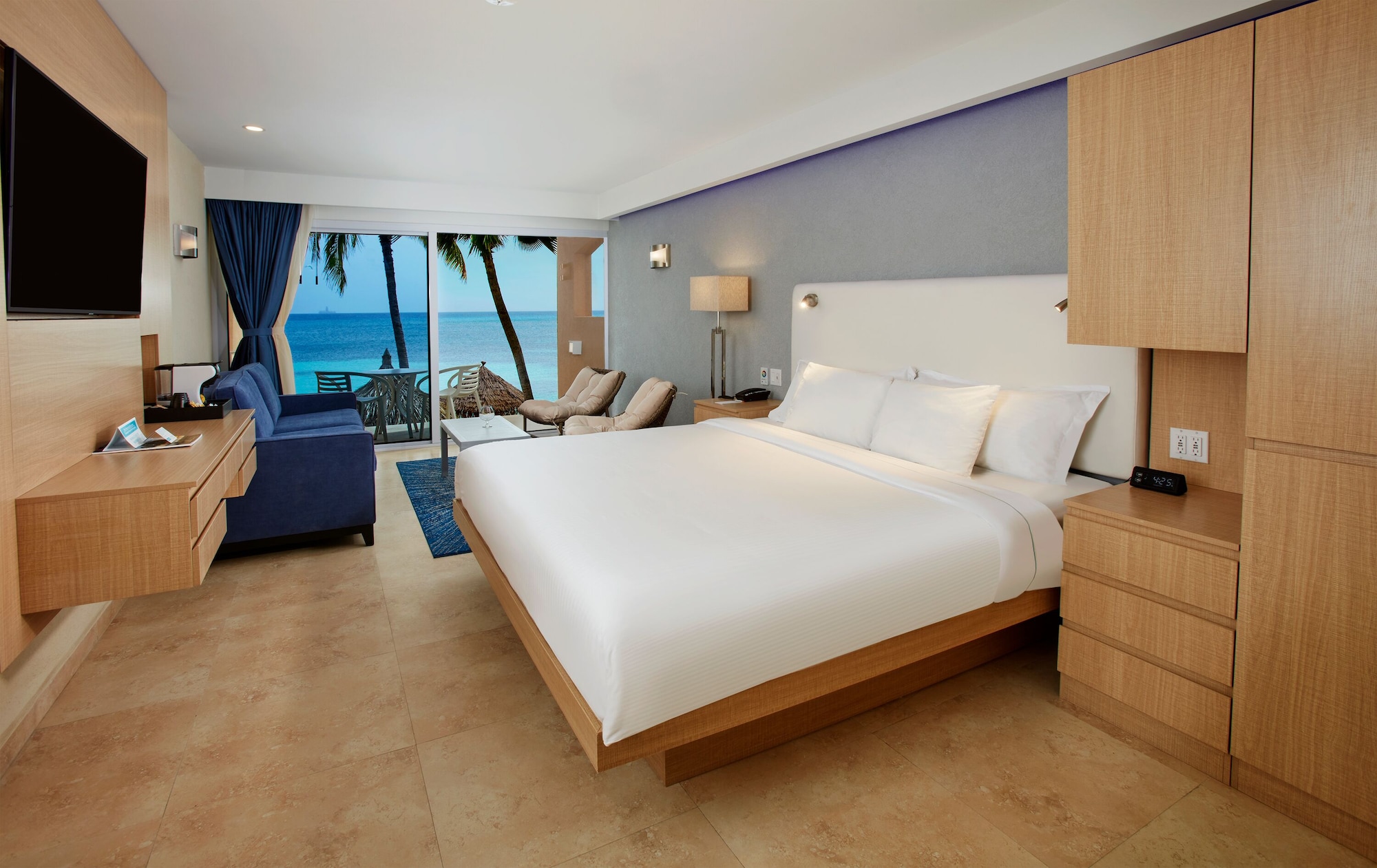 PREMIUM OCEAN FRONT KING