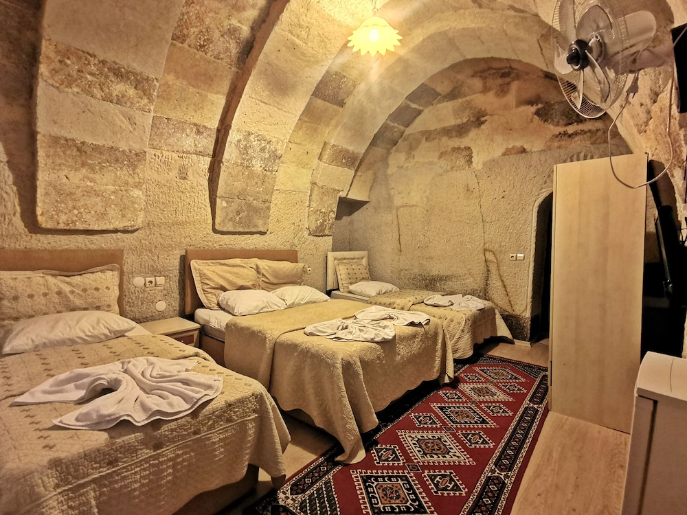 Falcon Cave Suites 35/49