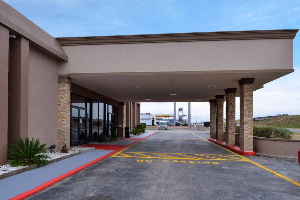 Airport Inn Nederland Texas 49/59