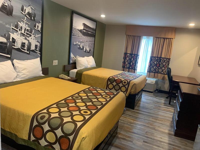 Deluxe, 2 Queen Beds
