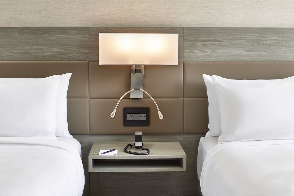 AC Hotel by Marriott Austin Hill Country 50/57