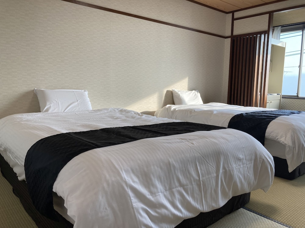 New Makomo Hotel 32/61