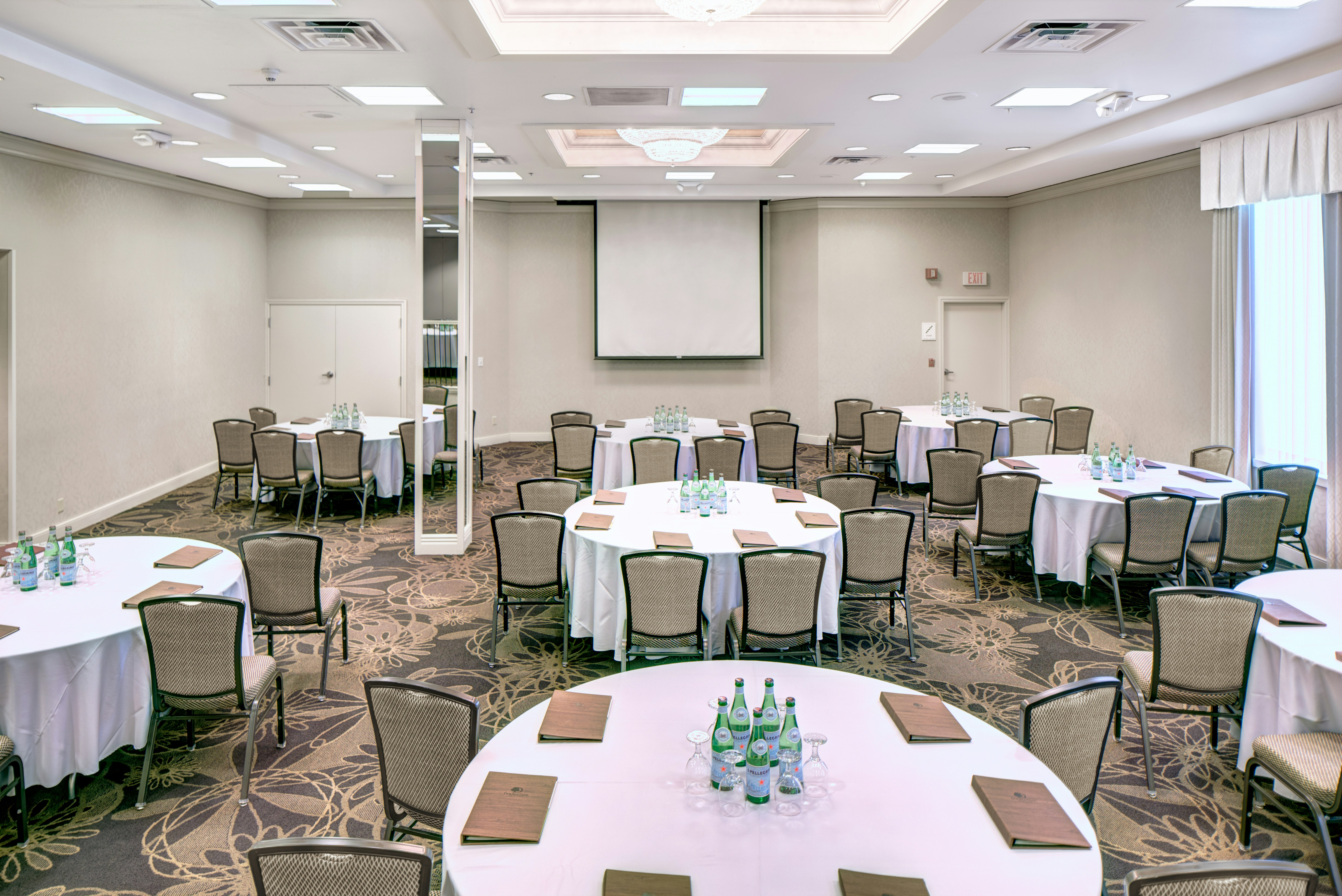 DoubleTree by Hilton Milwaukee Downtown 43/50
