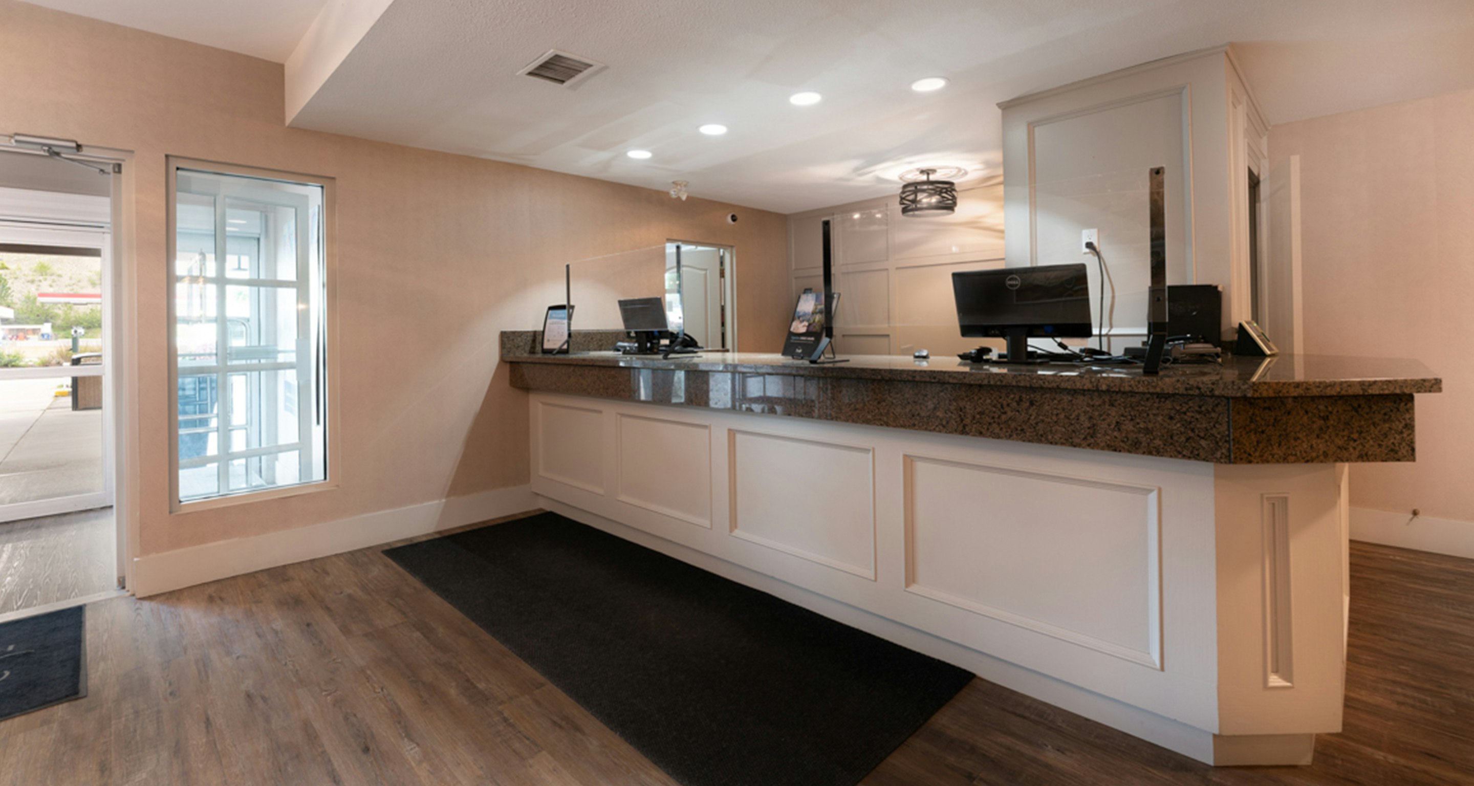 Prestige Inn Golden 14/67
