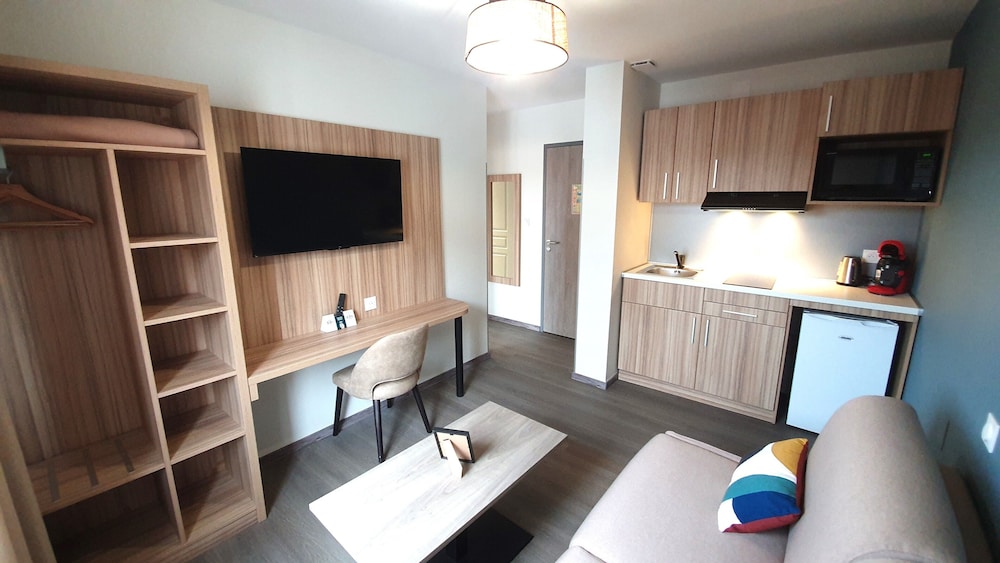 Logis Hotel Les Pasteliers 31/36