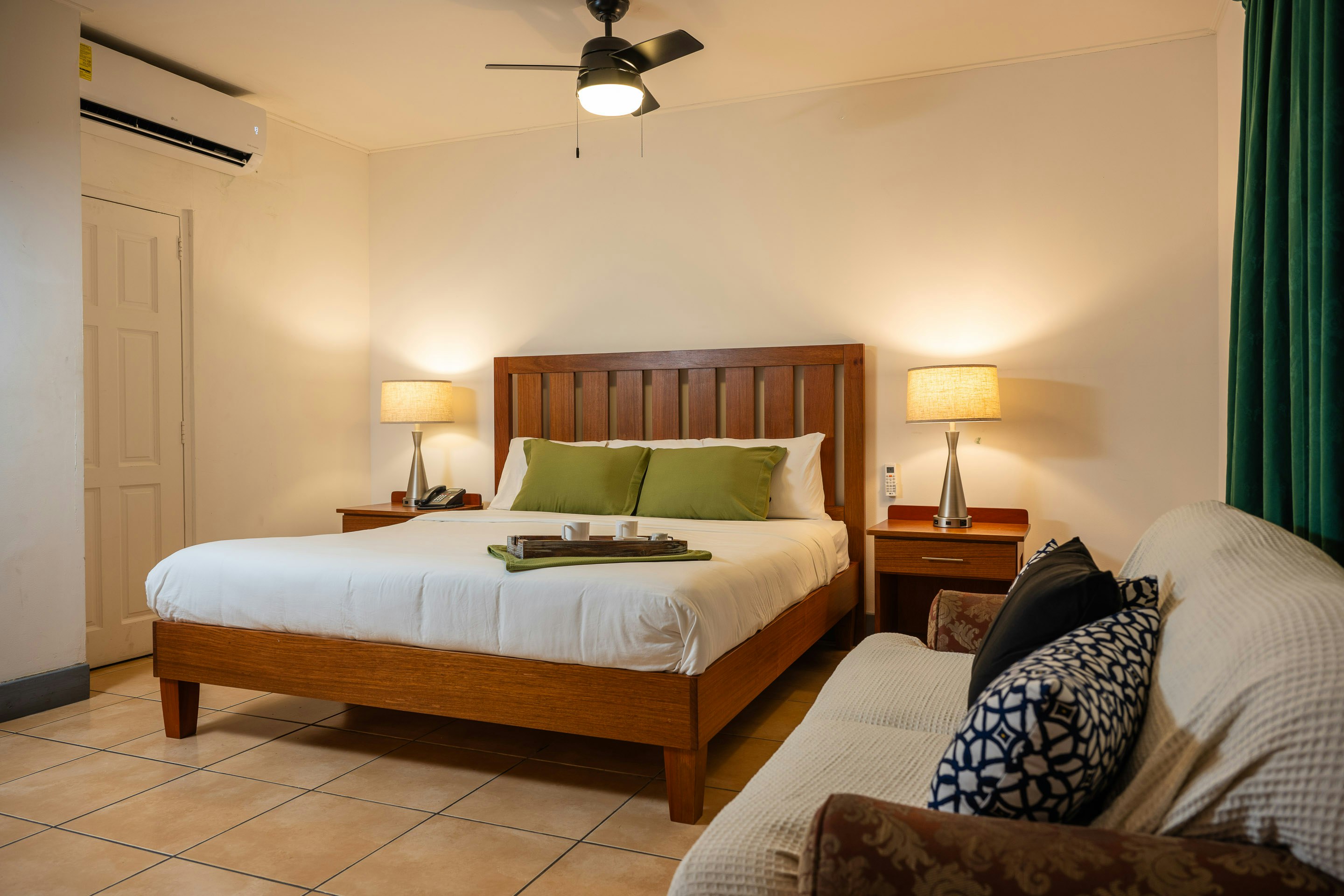 Grand Coastal Hotel 17/50