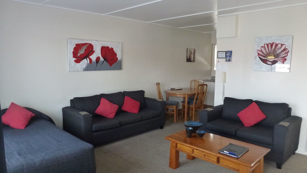 Asure Adcroft Motel 44/61