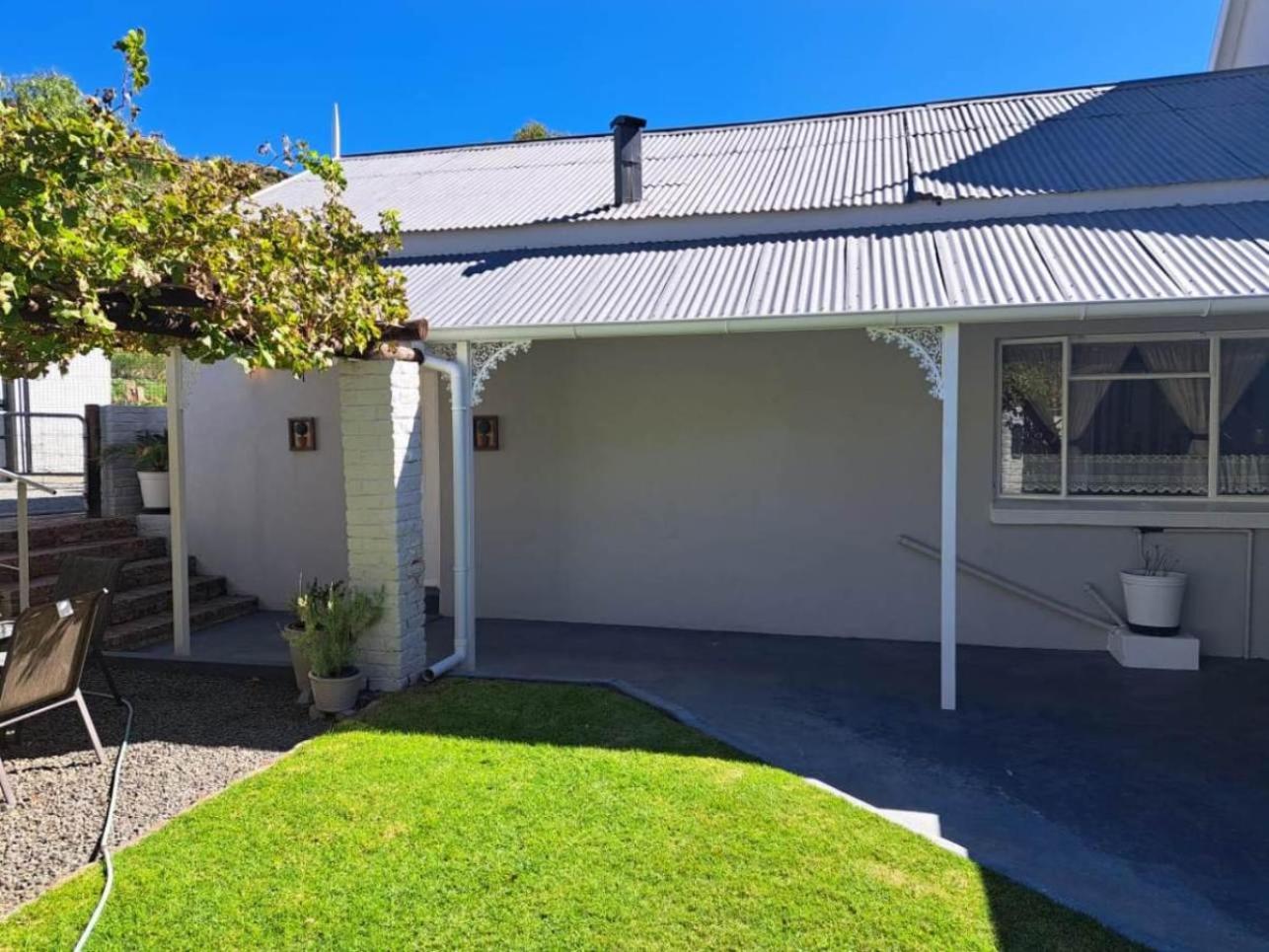 Moonlight Manor Boutique Guesthouse 31/33