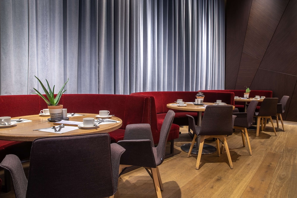 Radisson Blu Hotel, Frankfurt 54/67