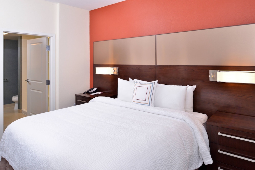 RESIDENCE INN EAST LANSING 8/36