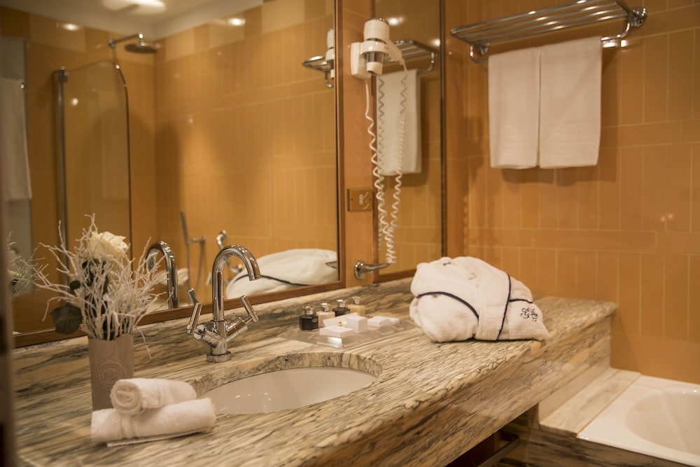 GRAND HOTEL TERME 32/72