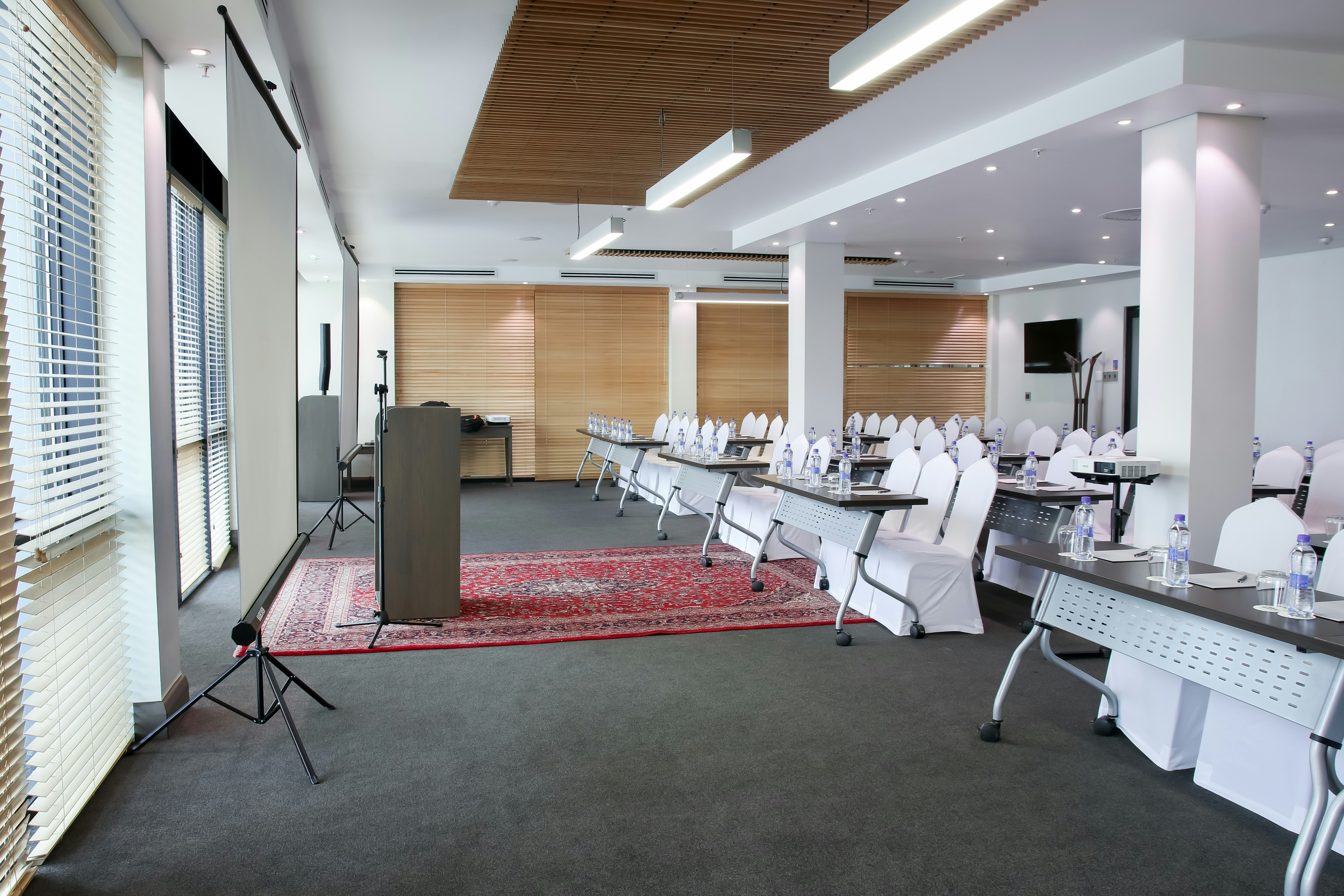 Legend Hotel Lagos Airport Curio Collection By Hilton 35/81