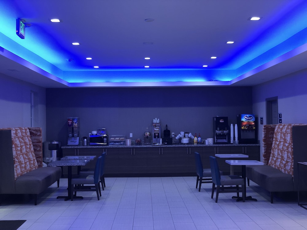 Catoosa Inn and Suites 27/35