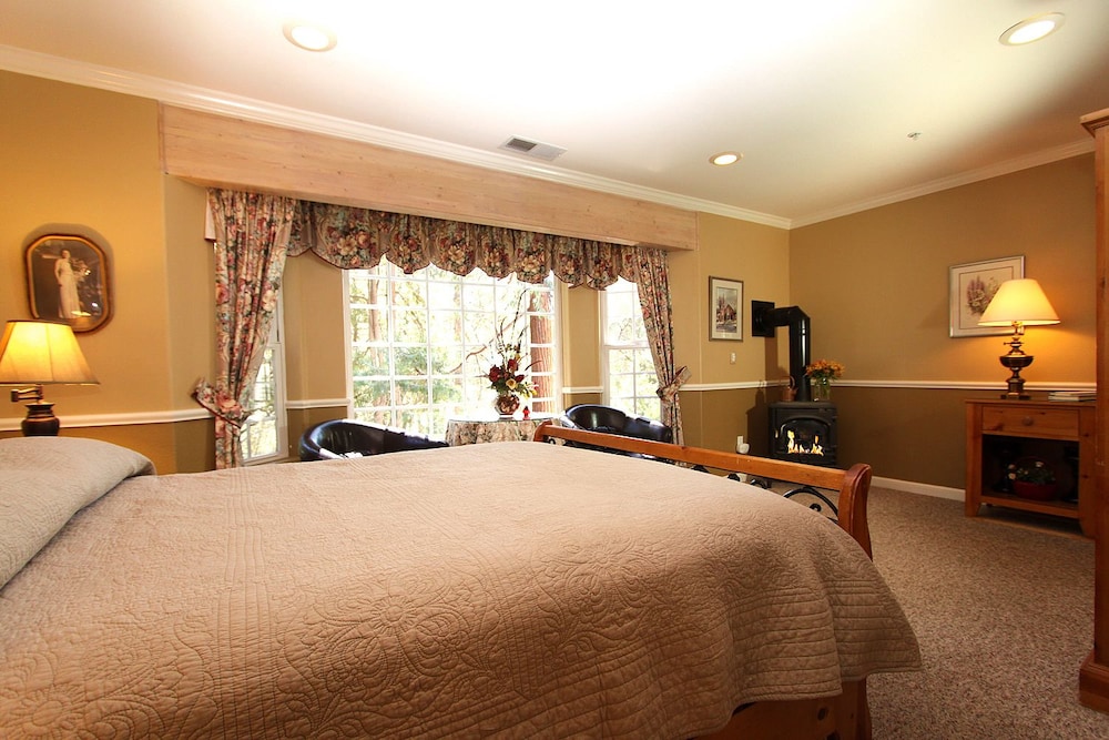 McCaffrey House Bed and Breakfast Inn 13/52
