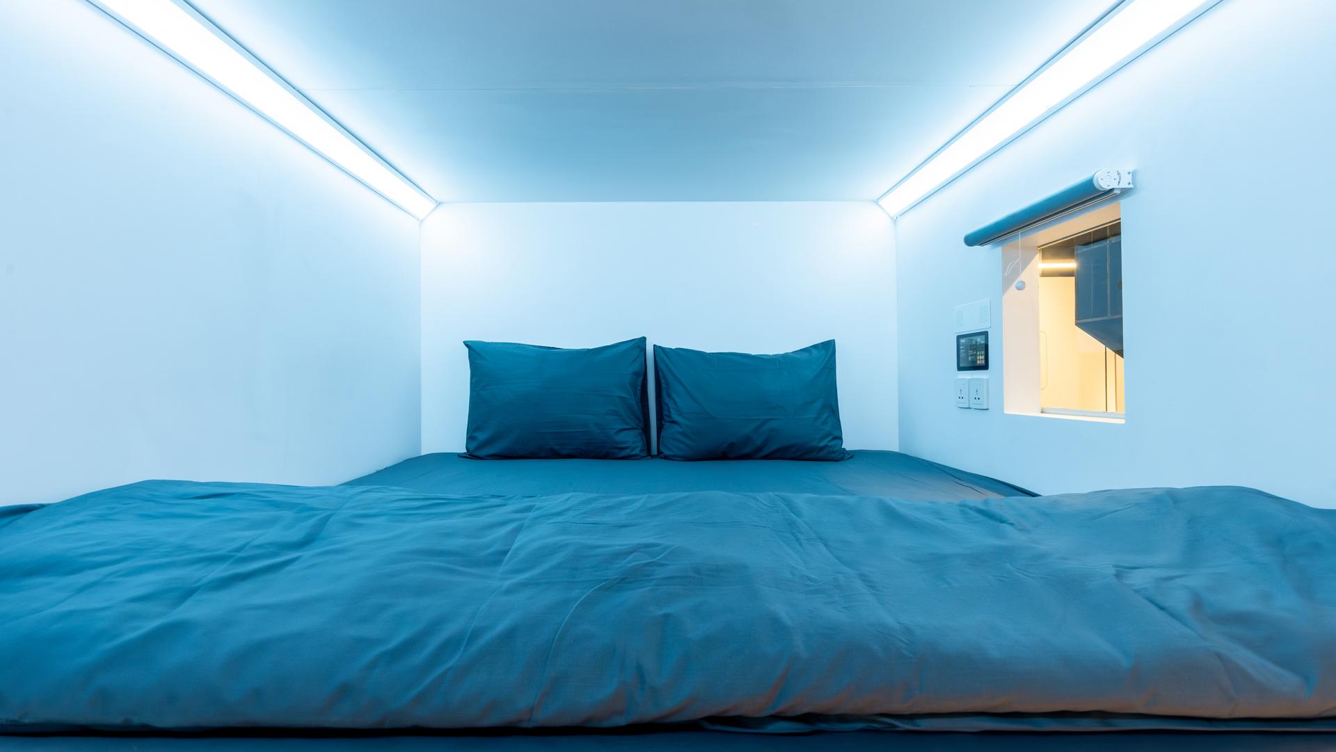 Sky, Double Bed