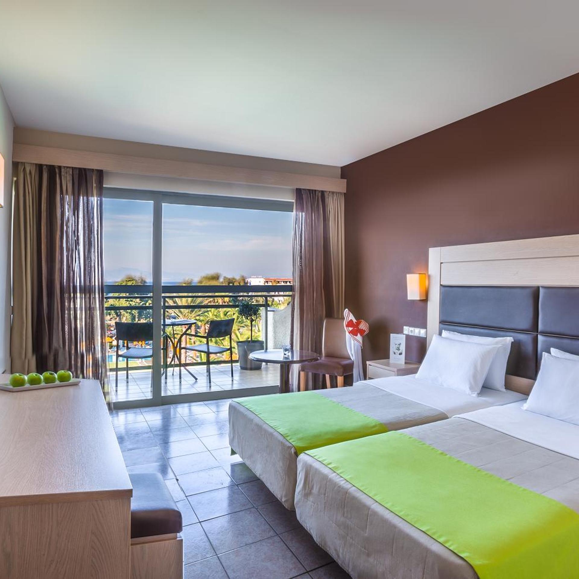 Room, Double or Twin Bed, Side Sea View