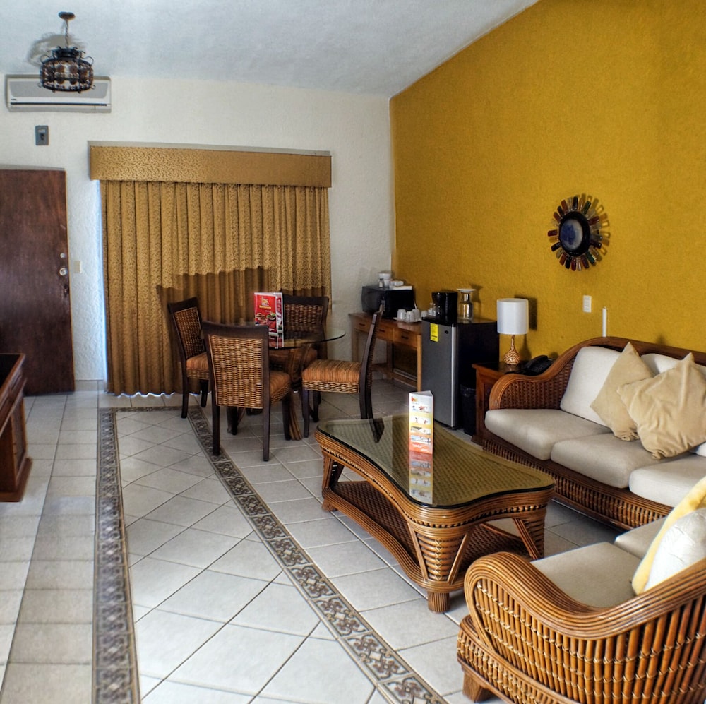 Hotel Mision Santa Maria 13/25
