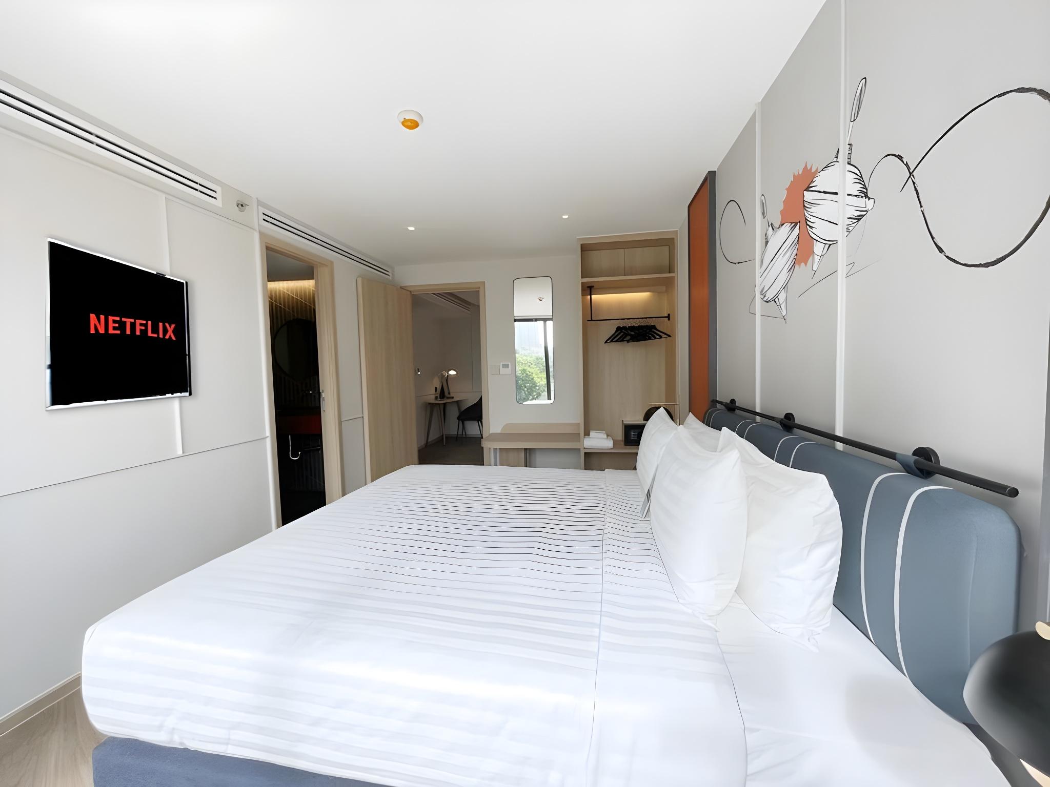 1 Bedroom, Suite, with View, The Quart Ruamrudee by UHG 4/4