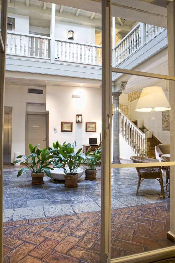 Palacio de Los Navas 3/50
