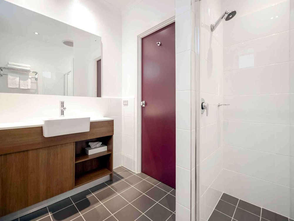 Grosvenor Hotel Adelaide 24/46