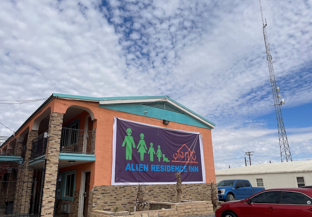 Alien Residence Inn 1/39