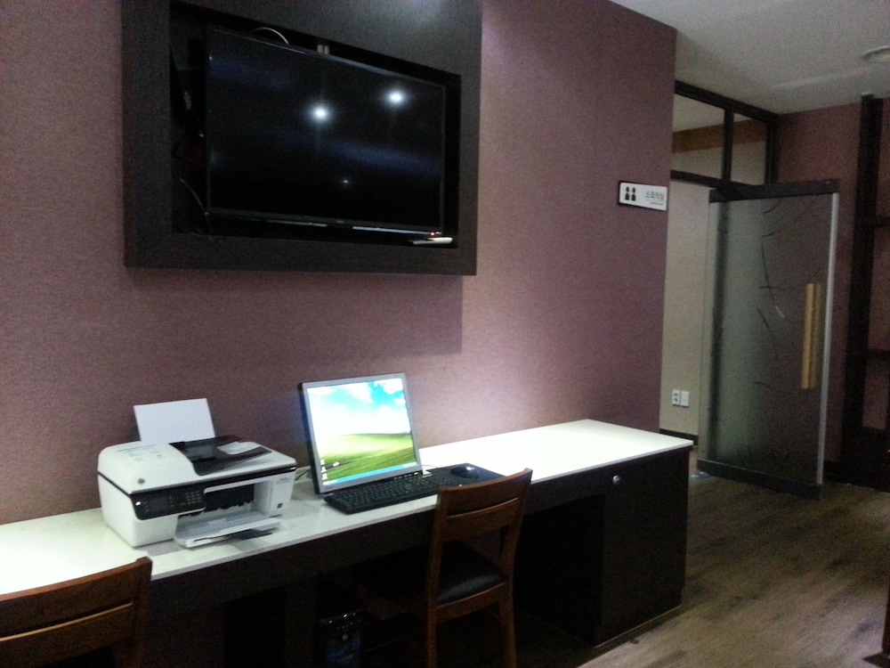 Central Plaza Hotel 41/50