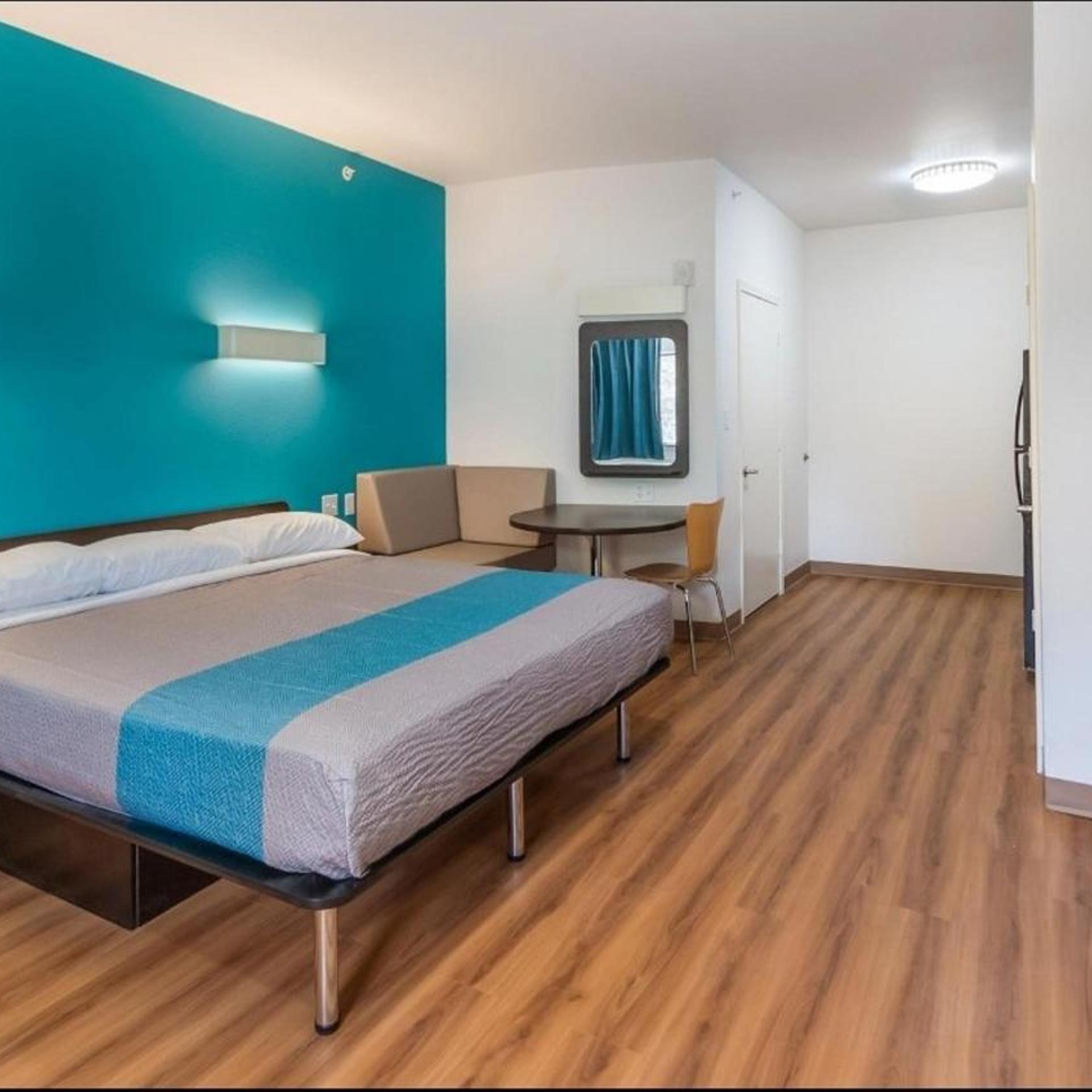 جناح ديلوكس بسرير كينج للمدخنين، Motel6 Channelview, TX 4/10