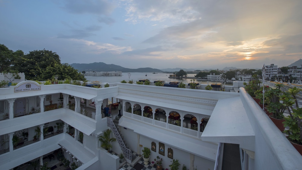 JAGAT NIWAS PALACE 4/35