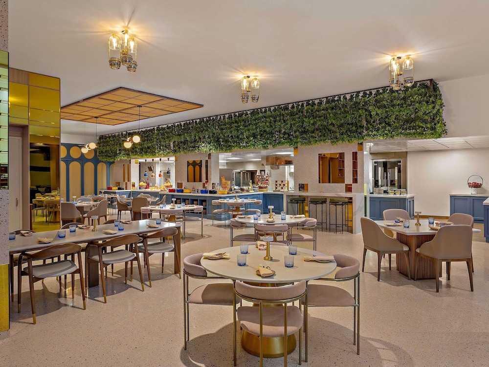 Aparthotel Adagio Abu Dhabi Al Bustan 61/78