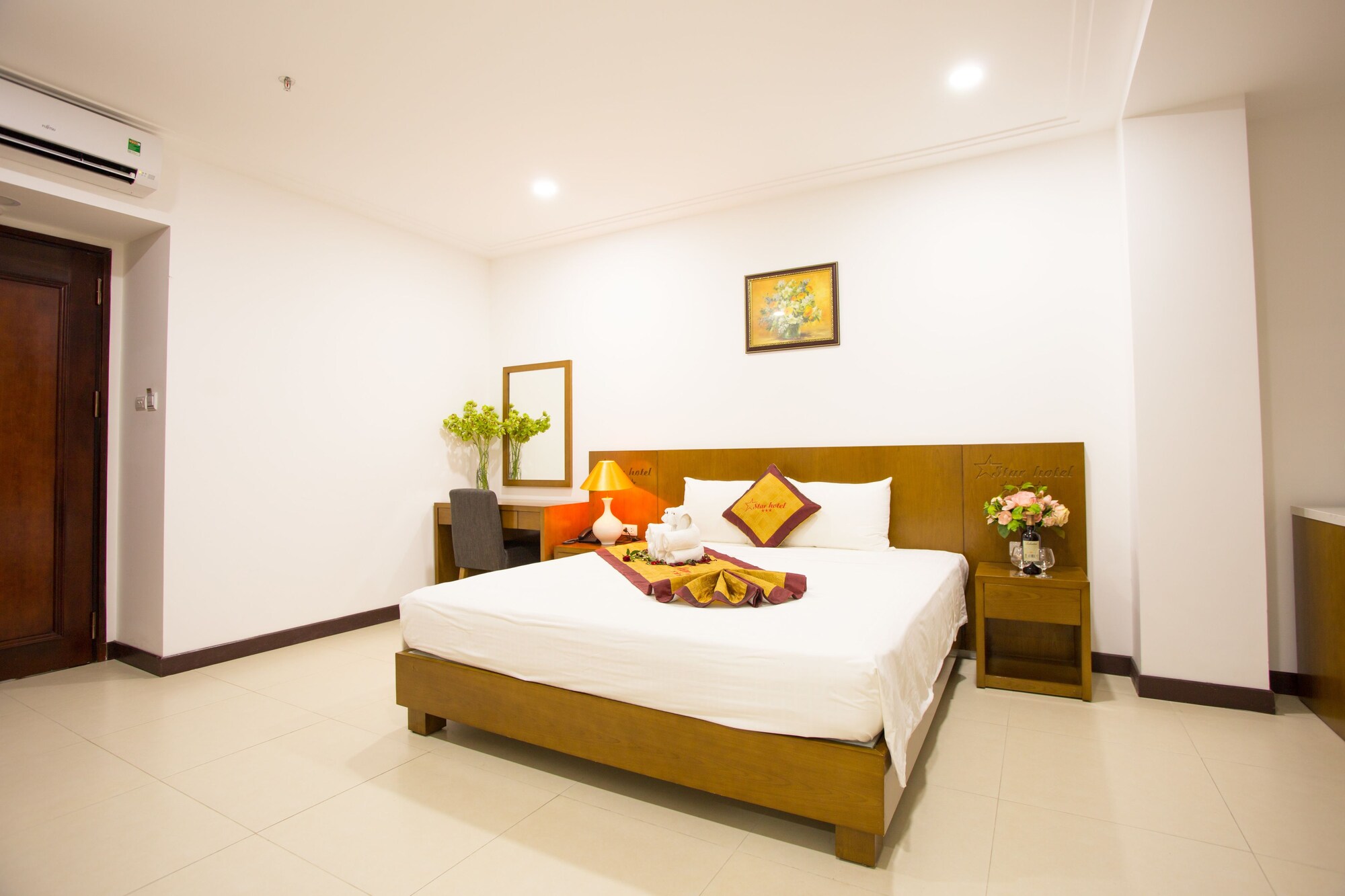 EXECUTIVE, DOUBLE BED, CITY VIEW