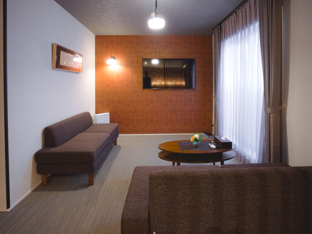 Grand Base Hakata Sumiyoshi 38/50