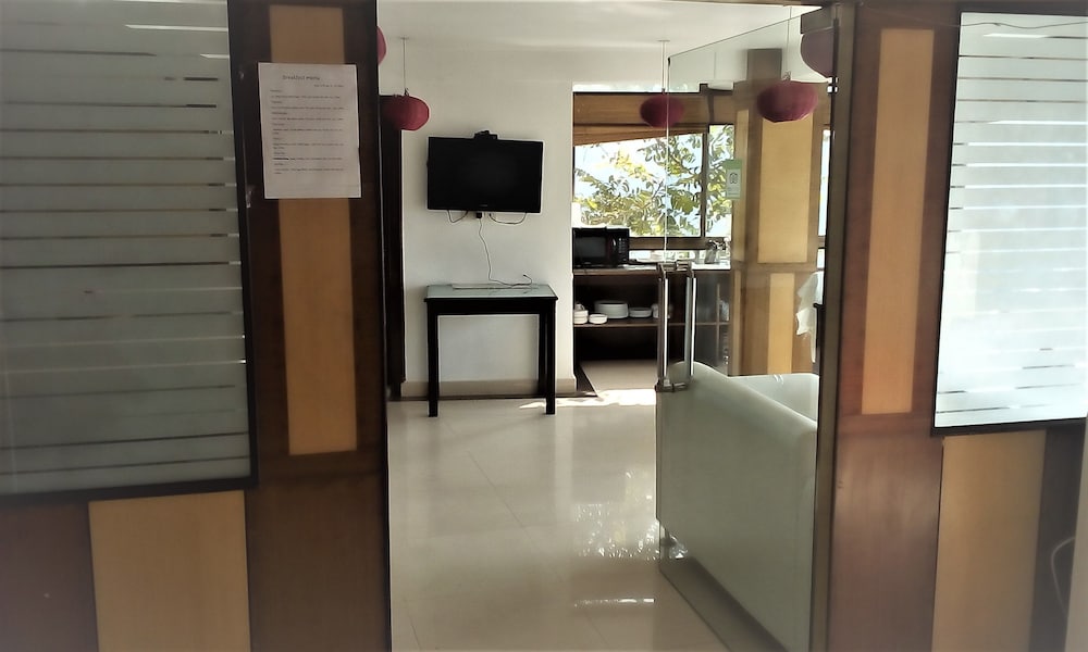 Hotel Ganesha Inn 39/50