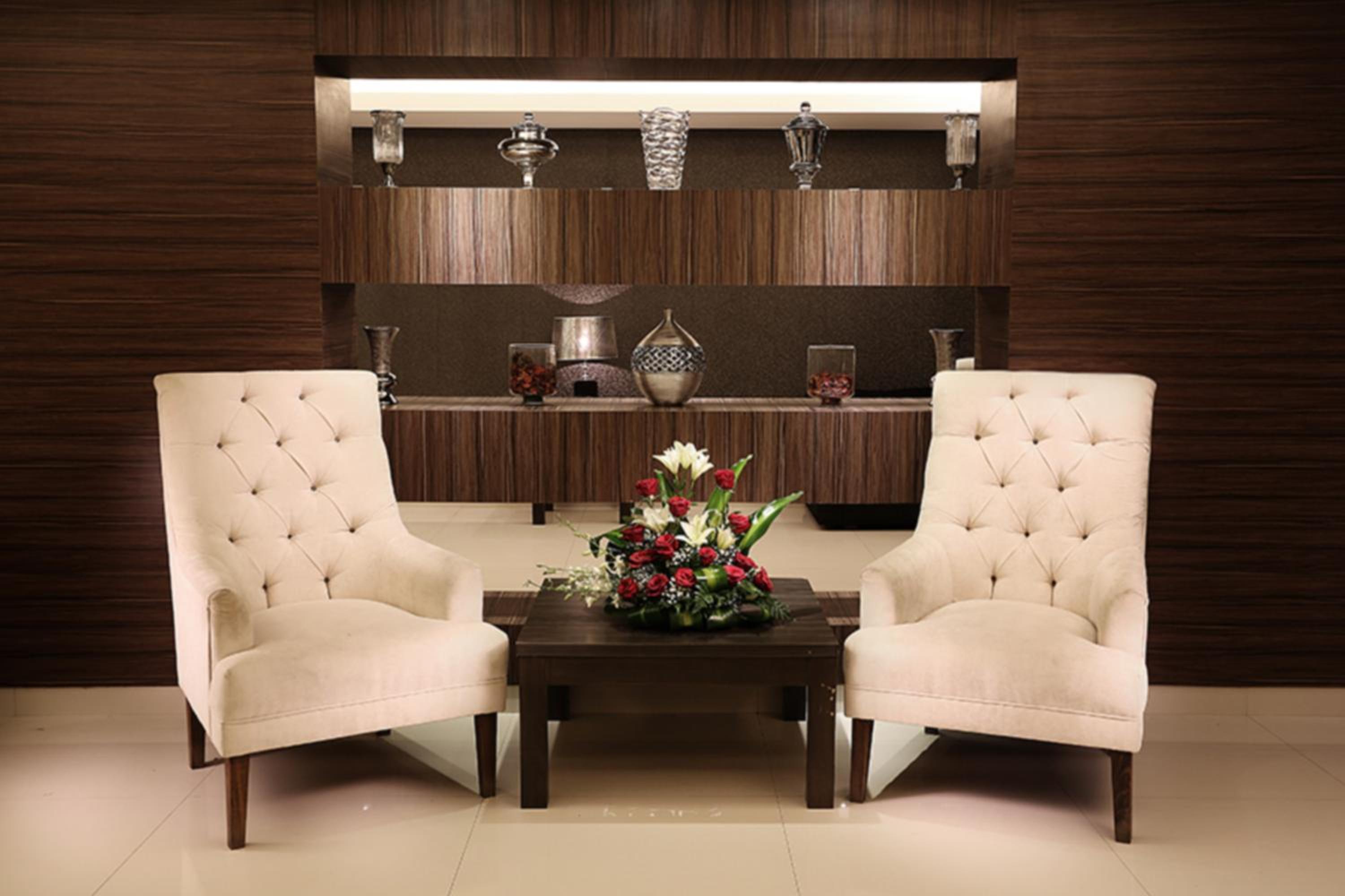 Watheer Hotel Suite 33/44