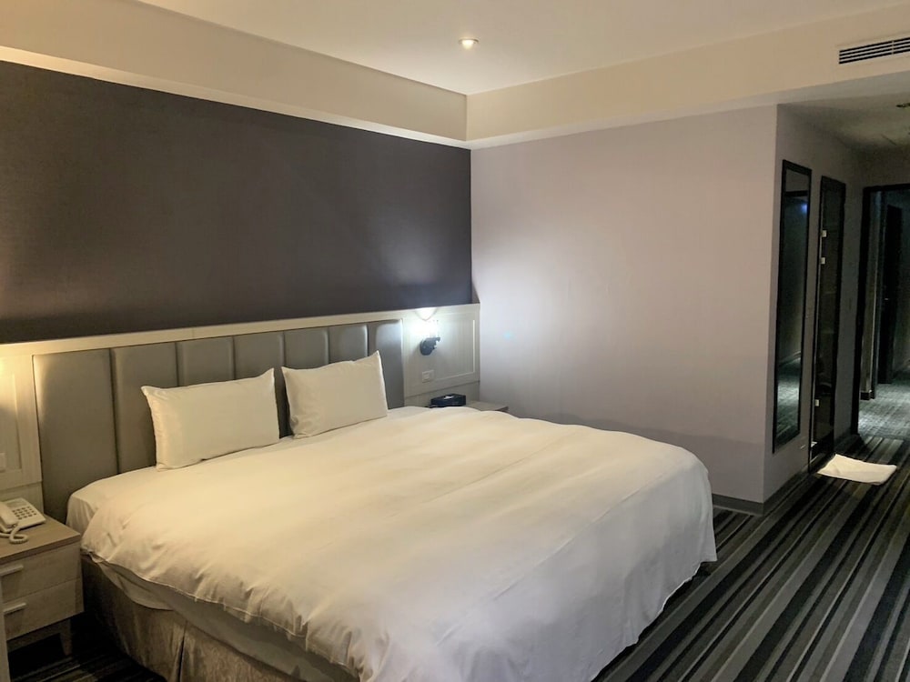 Grace Hotel 20/50