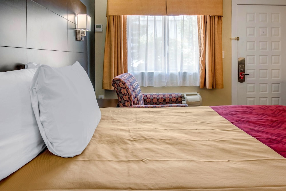 Econo Lodge Freeport - Brunswick Area 15/29