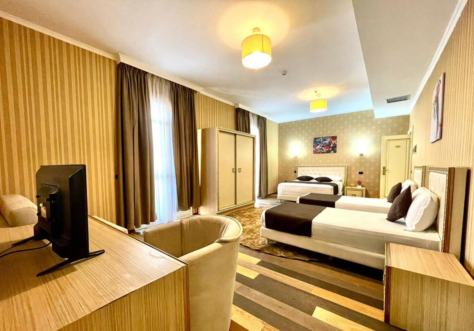 Amh Hotel 60/88