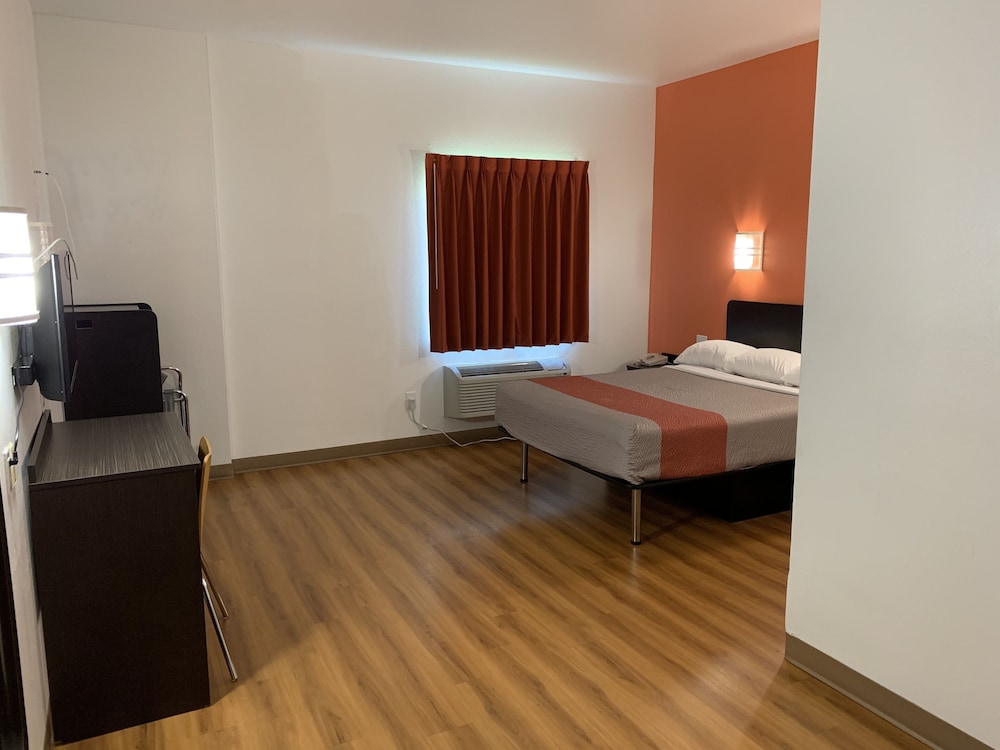 Motel6 Terrell, TX 26/58