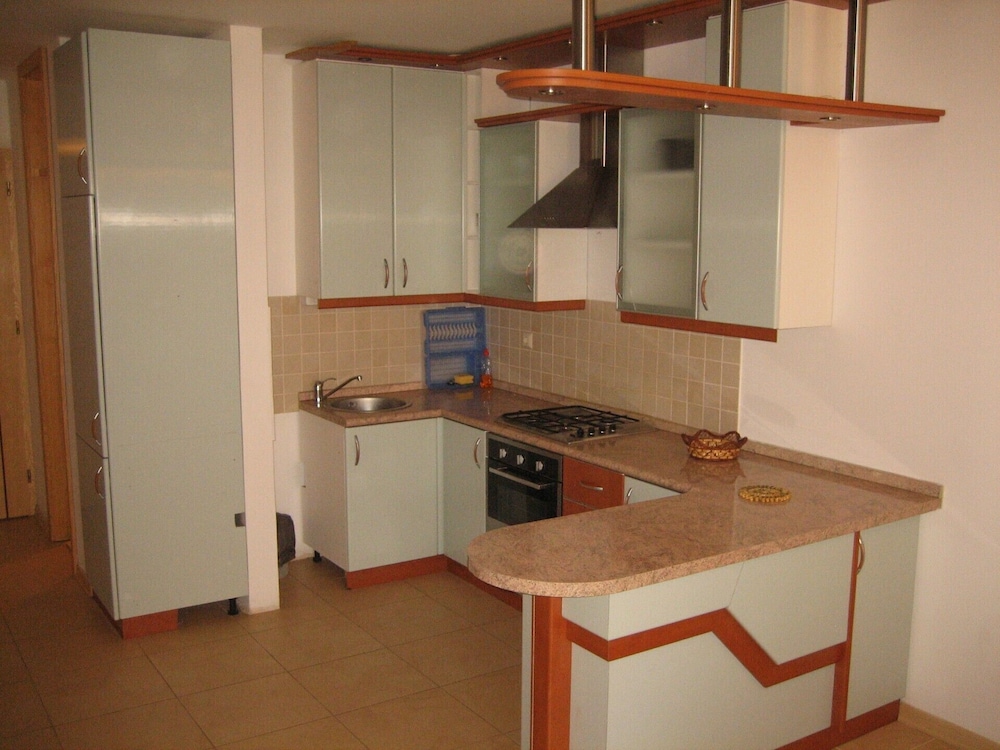 Maru Apartments 13/48