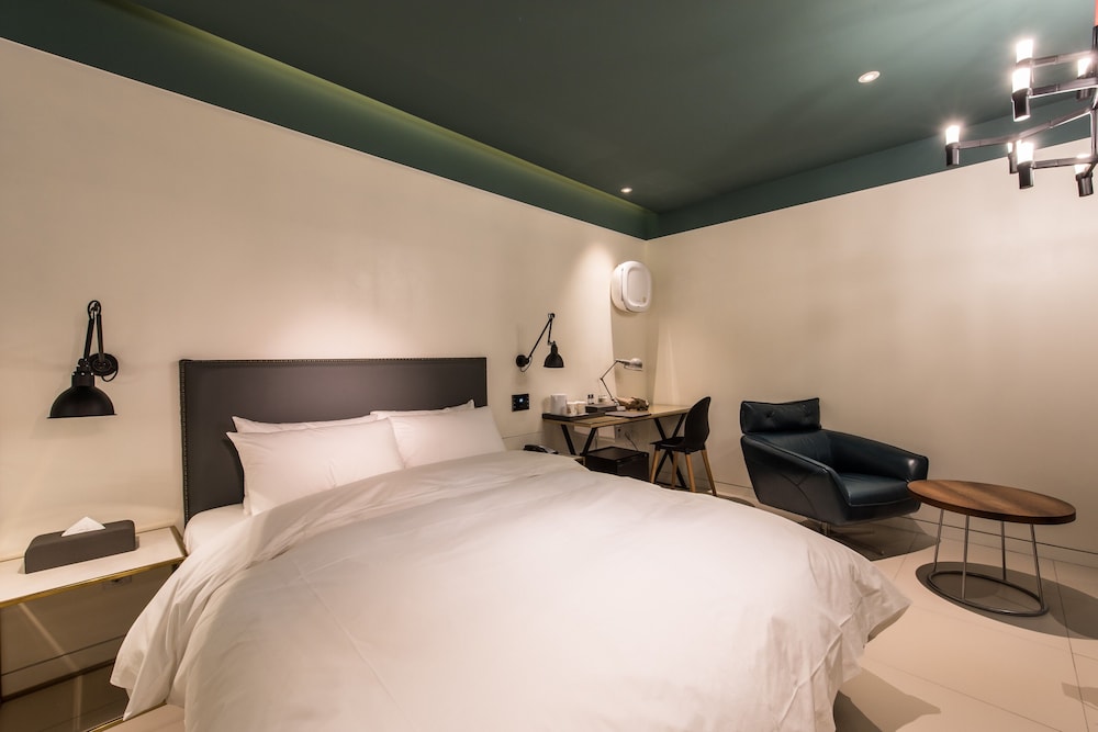Hotel Stendhal 17/72