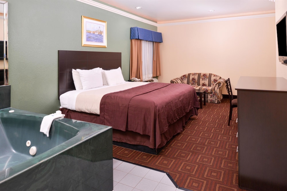 Americas Best Value Inn Baytown 13/16