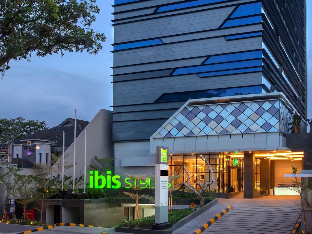 IBIS STYLES MEDAN PATTIMURA 6/41