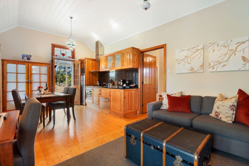 Stonewell Cottages & Vineyards 22/50
