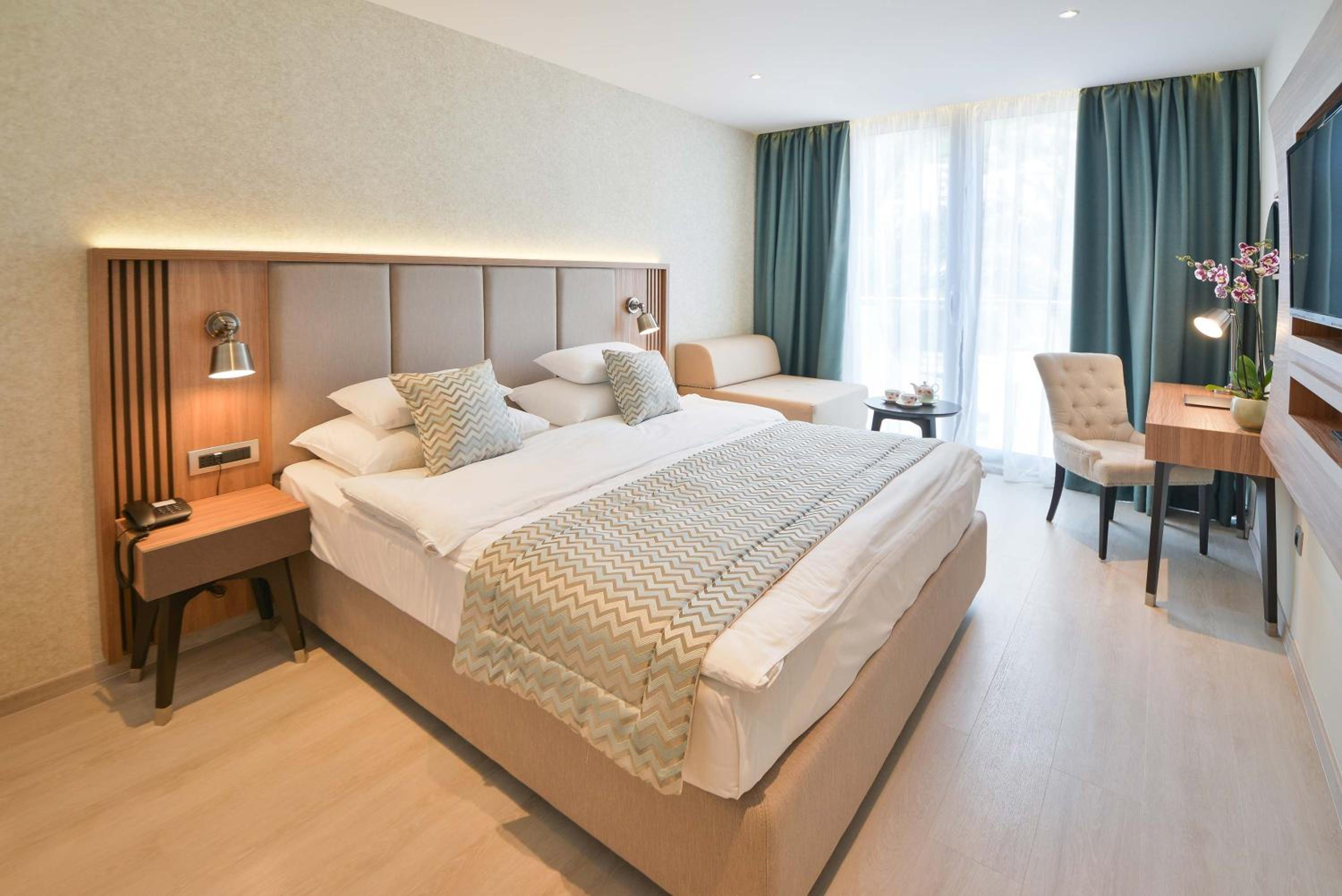 DOUBLE ROOM SUPERIOR