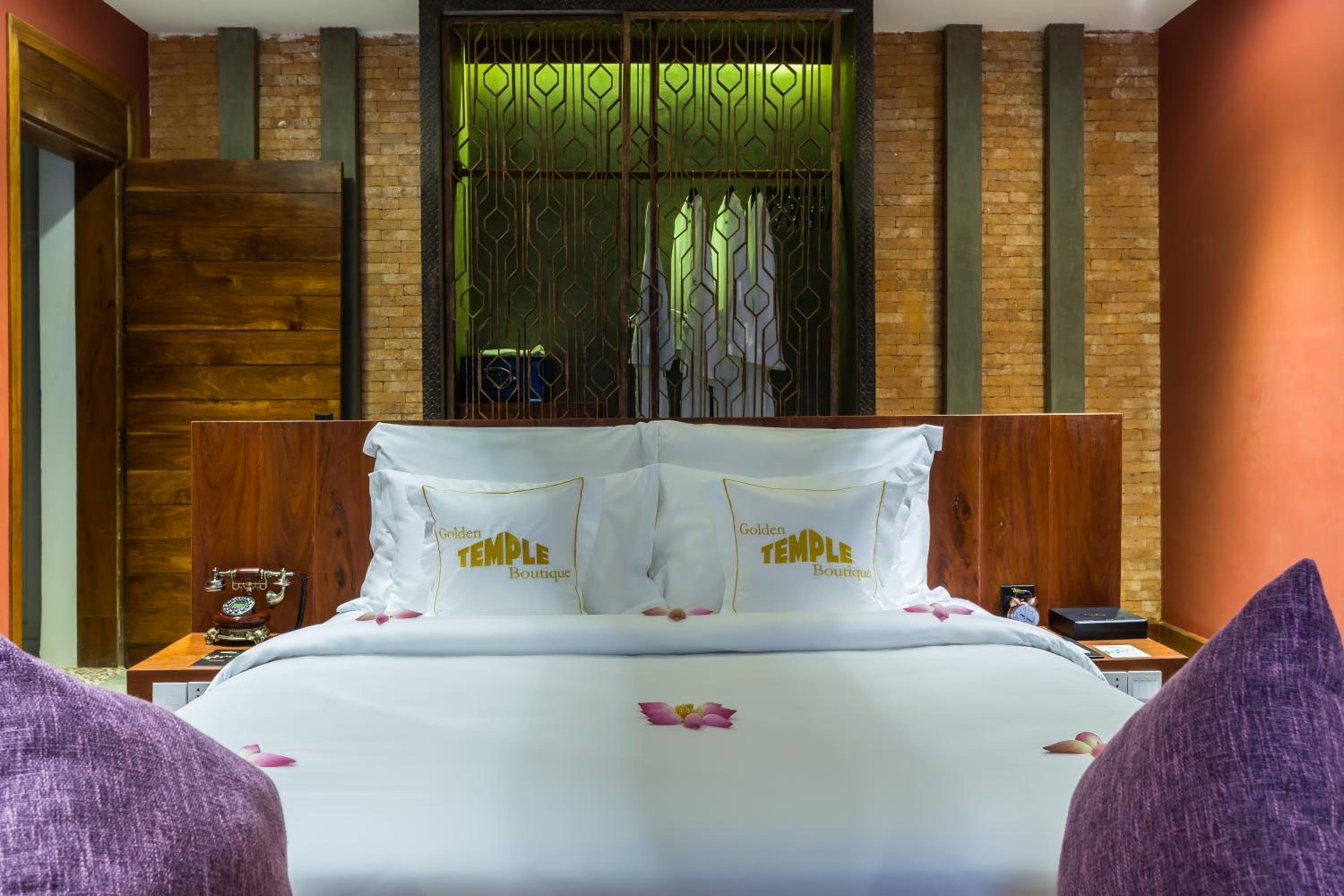 Spa, Premier, Suite، Golden Temple Boutique 4/8